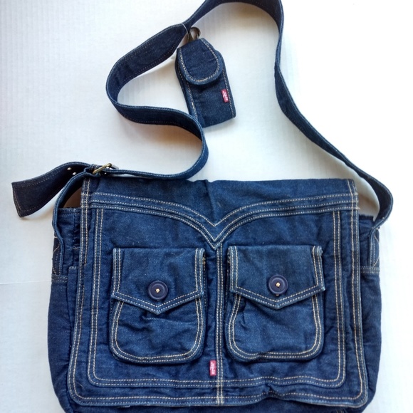 Levi's Handbags - Vintage Levi's messenger laptop gamer console bag